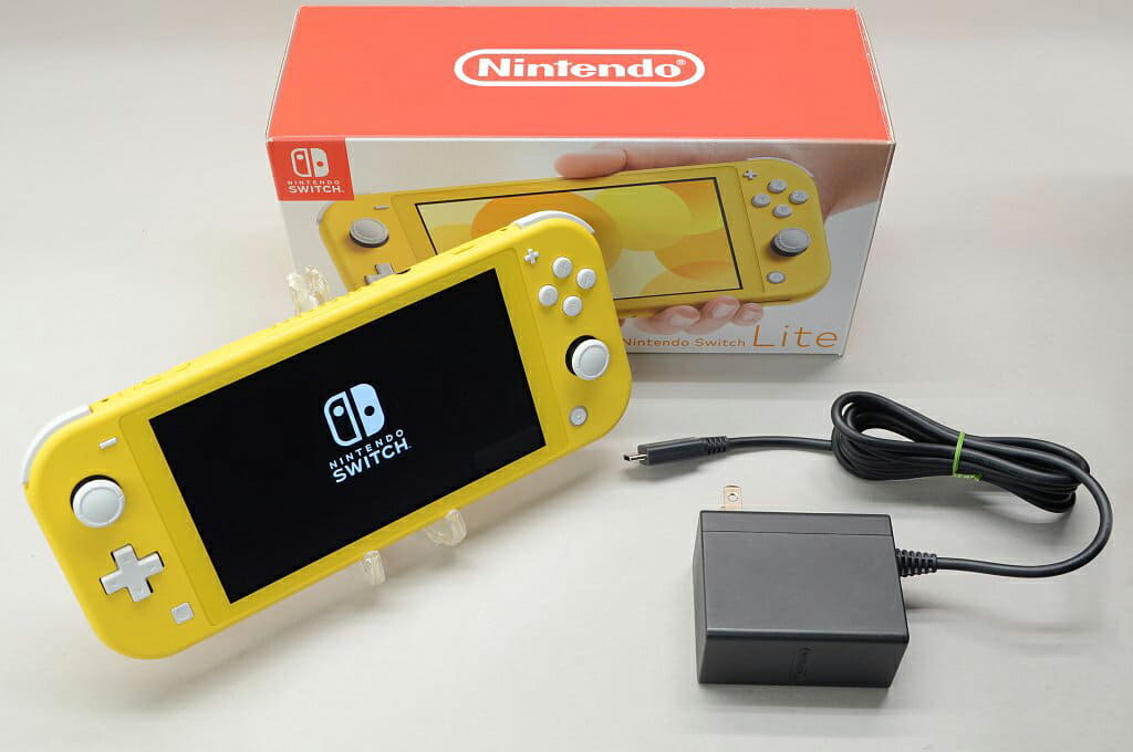Nintendo switch lite yellow used sale