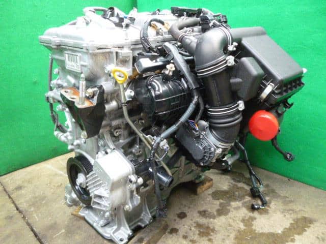 Used]2ZR-FXE Engine TOYOTA Prius 2013 DAA-ZVW30 1900037470 - BE 