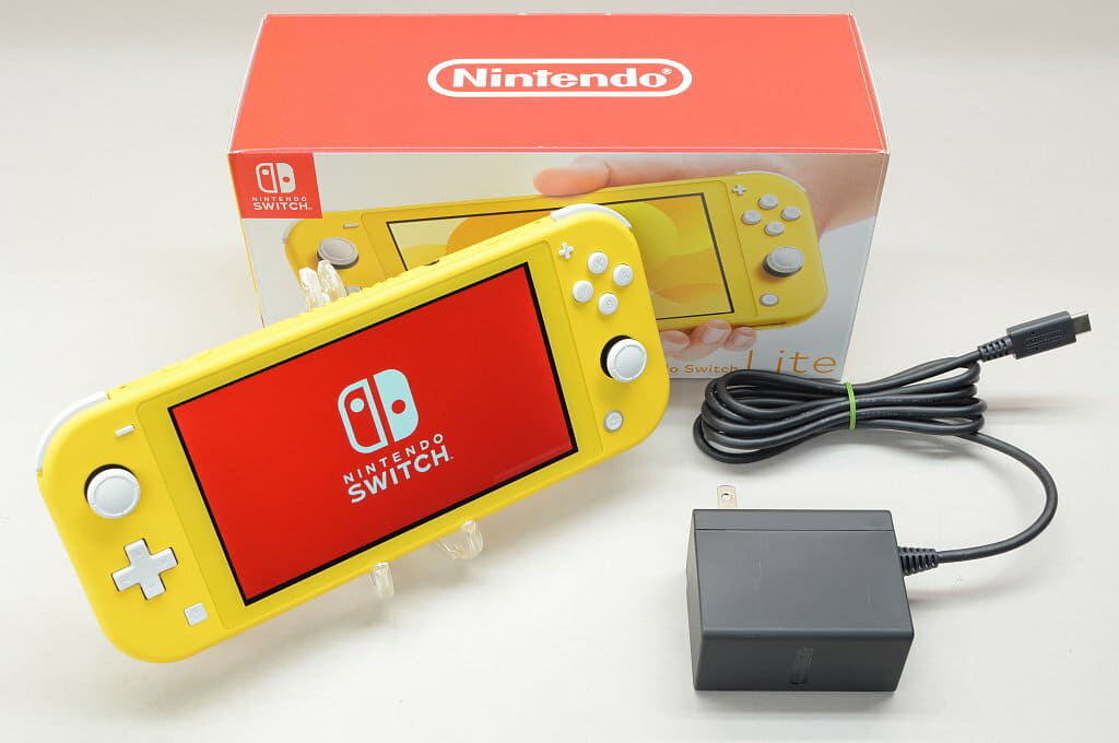 Nintendo switch lite yellow used deals