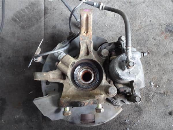 Used]Front Right Knuckle Hub Assembly NISSAN Largo 1997 KD