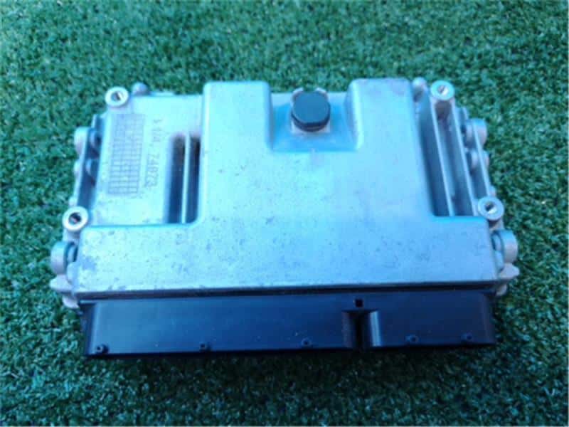Used]Engine Control Unit / ECU TOYOTA Vitz 2015 DBA-KSP130