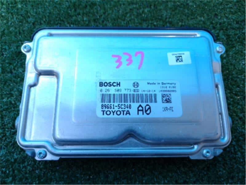 Used]Engine Control Unit / ECU TOYOTA Vitz 2015 DBA-KSP130