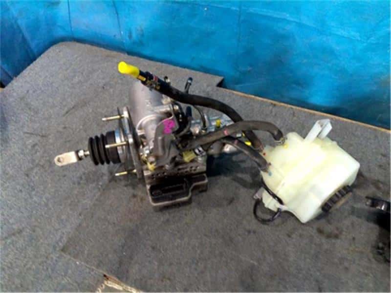 [Used]Brake Booster TOYOTA Prius 2010 DAAZVW30 4705047120 BE FORWARD
