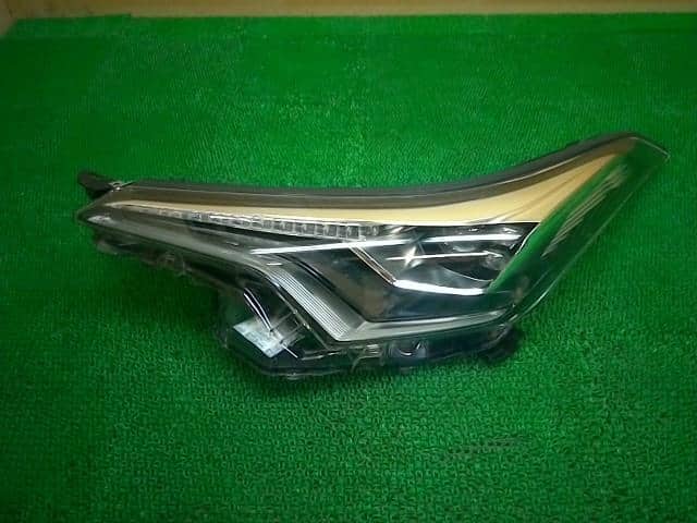 Used]Left Headlight TOYOTA 2018 DAA-ZYX10 8118510890 - BE FORWARD 