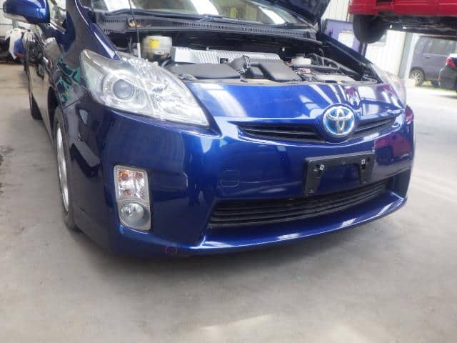 Used Front Bumper TOYOTA Prius 2011 DAA ZVW30 5211947080J0 BE