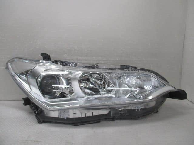 Used]Corolla Fielder NZE161G Right Headlight 8113012J70 - BE