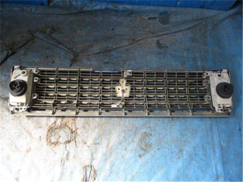 [Used]Radiator Grille TOYOTA Crown 1991 E-GS131 5310030090 - BE FORWARD ...