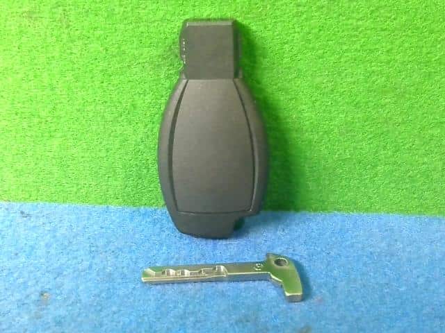 [Used]Keyless Entry Remote Control Key MERCEDES-BENZ Benz b class 2010 ...