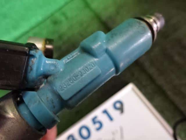 [Used]Vitz SCP90 injector 2320929015 - BE FORWARD Auto Parts