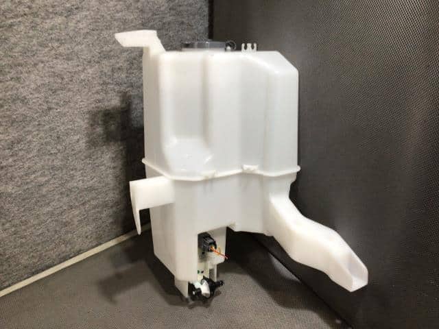 Used Windscreen Washer Bottle With Pump – Fits 2013 Nissan NV200 1.5 DCi 2011-2017