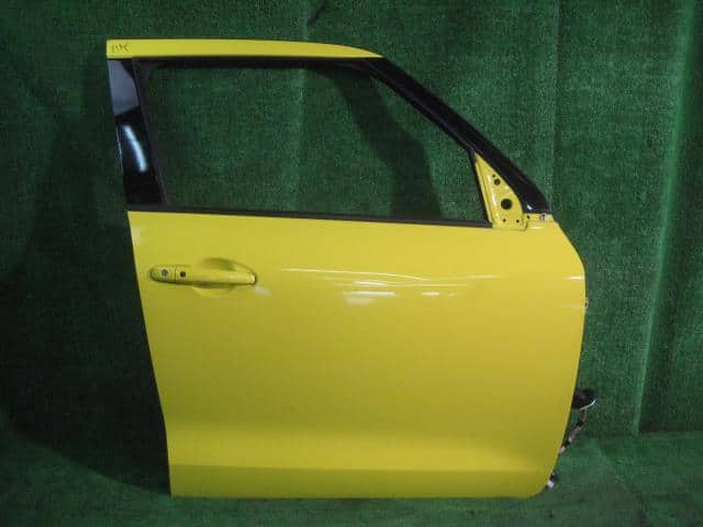 Used]Front Right Door Assembly SUZUKI Swift 2018 CBA-ZC33S