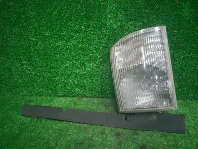 Used]Left Side Marker Light Mitsubishi Fuso 2010 BKG-FE72B