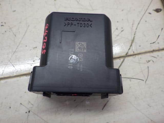 Used]Control Unit HONDA Vezel 2018 DBA-RU1 38890T7AJ11 - BE