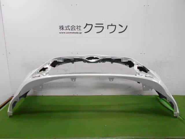 Used]Corolla touring ZRE212W Front Bumper Face 521191A920A0 - BE