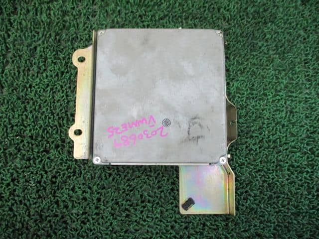 [Used]Engine Control Unit NISSAN Caravan Van 2006 KR-VWME25 23710VX415 ...