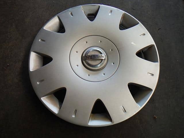 Nissan sunny sale wheel cover