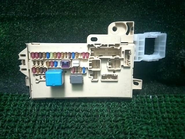 [Used]Fuse Box DAIHATSU Move 2014 DBA-LA100S 82600B2390 - BE FORWARD ...