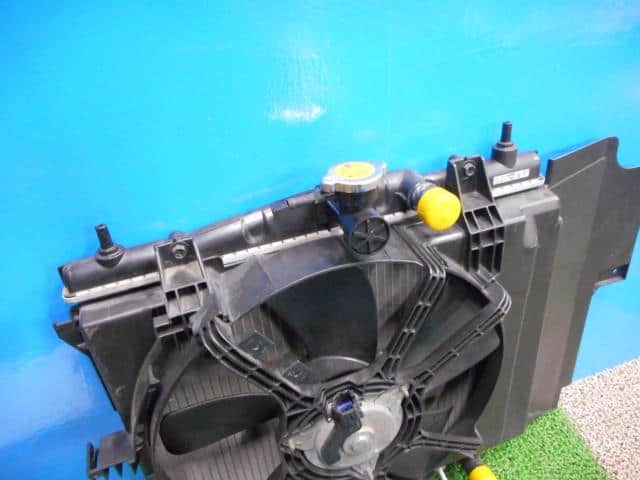 [Used]Radiator NISSAN Note 2005 DBA-E11 214603U500 - BE FORWARD Auto Parts