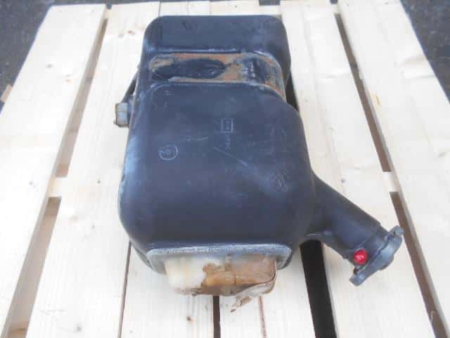 Used]Coolant Tank NISSAN UD UD NISSAN LARGESIZE CAR 1995 U