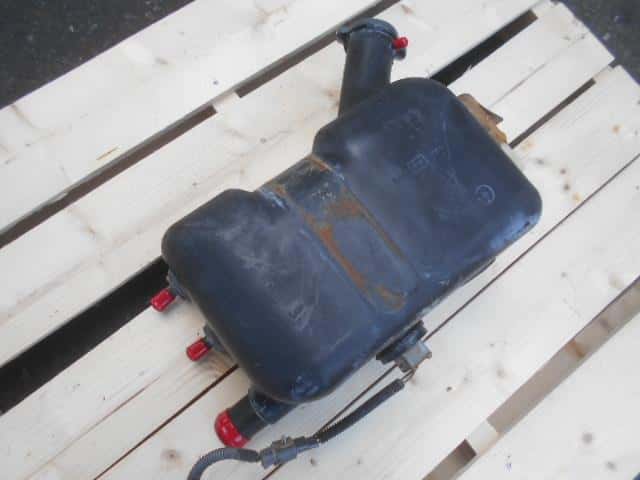 Used]Coolant Tank NISSAN UD UD NISSAN LARGESIZE CAR 1995 U