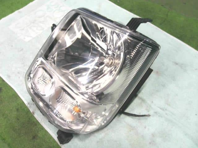 Used]Left Headlight SUZUKI Every 2015 EBD-DA17V 3532064P00 - BE