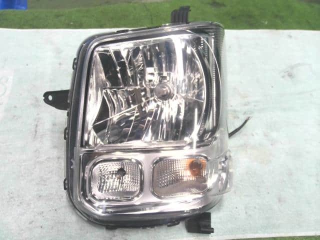 Used]Left Headlight SUZUKI Every 2015 EBD-DA17V 3532064P00 - BE