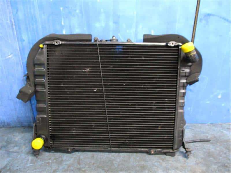 [Used]Radiator TOYOTA Hiace Van 1992 Q-LH120G - BE FORWARD Auto Parts