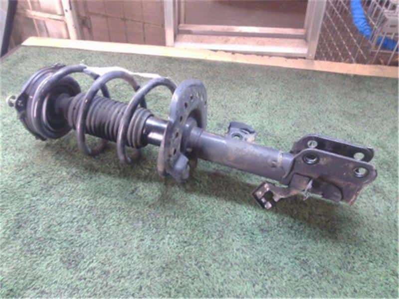 Detroit Axle Front Strut & Coil Spring Assembly Set For 2011-2017 Nissan Juke – Pair (Left & Right)