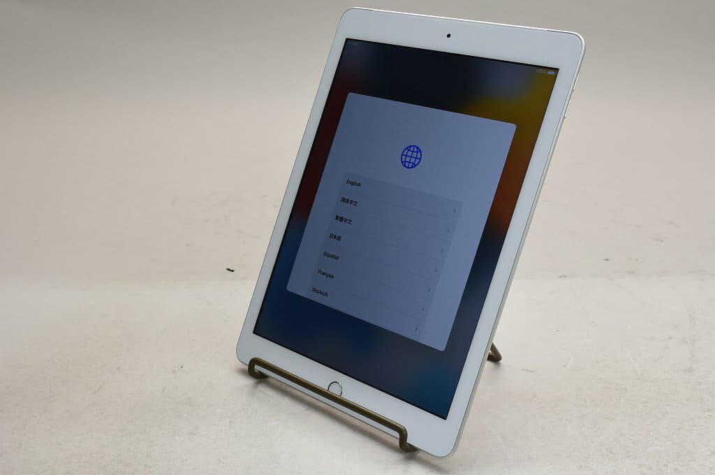 Used]Apple iPad (the fifth generation) Wi-Fi (SIM-free ※ former au