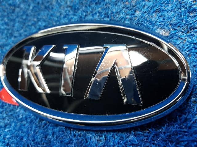 863101g100 эмблема kia