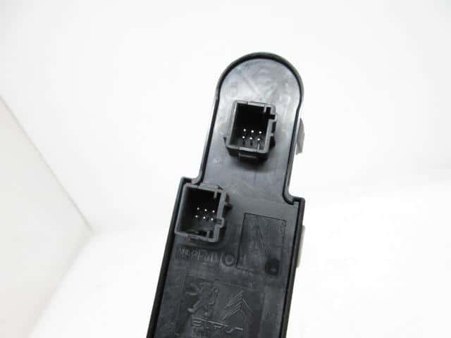 Used]Power Window Switch PEUGEOT rcz 2012 ABA-T7R5F02 96659921ZD
