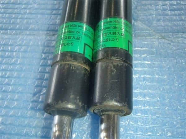 Used]Tail Gate Damper TOYOTA Townace Noah 1998 E-SR50G - BE