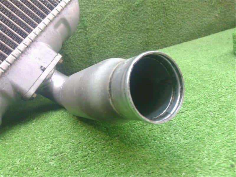 [Used]Intercooler TOYOTA Hilux Surf 1999 KHKZN185W 1794067030 BE
