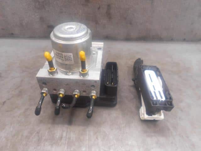 Used]ABS Actuator HONDA Fit 2014 DBA-GK3 57110T5AJ11 - BE FORWARD