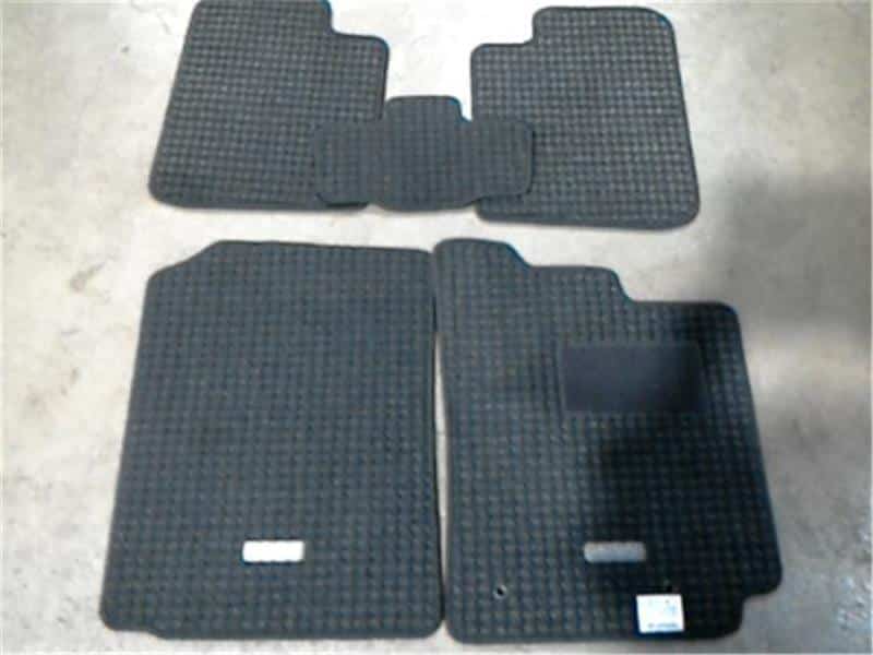 [Used]Floor Mat TOYOTA IST 2006 CBA-NCP61 - BE FORWARD Auto Parts