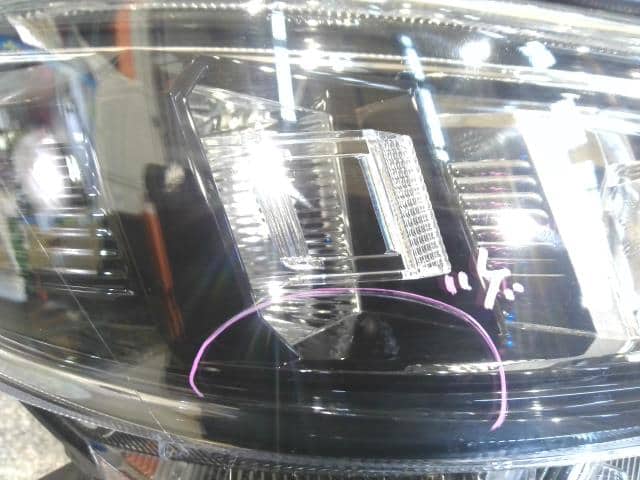 [Used]Right Headlight TOYOTA Voxy 2017 DBA-ZRR80G 8113028G70 - BE ...