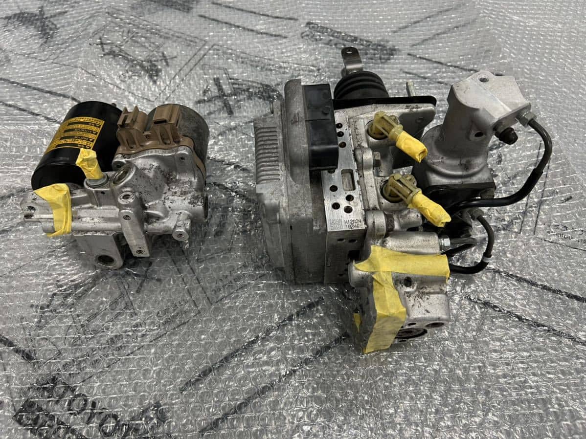 [Used]ZVW41 Prius α Toyota Genuine brake booster brakes pump set 47210 ...