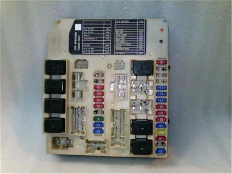 [Used]Fuse Box NISSAN Serena 2008 DBAC25 284B7CY01D BE FORWARD Auto