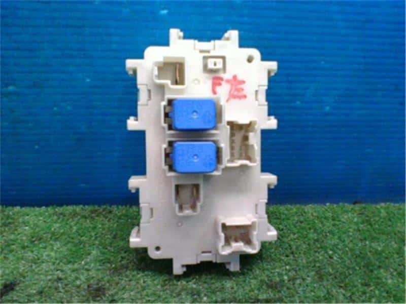 [Used]Fuse Box NISSAN Serena 2006 DBACC25 BE FORWARD Auto Parts