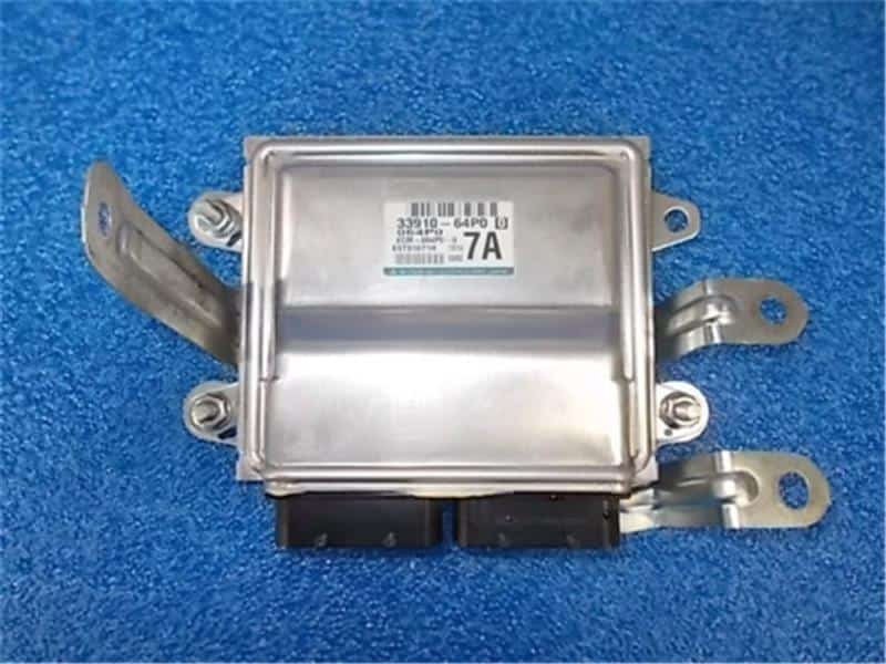 Used]Suzuki Genuine EVERY DA17V Engine Control Unit / ECU 33910