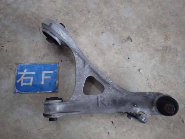Used]Front Right Lower Control Arm NISSAN Gloria 1999 GH-MY34