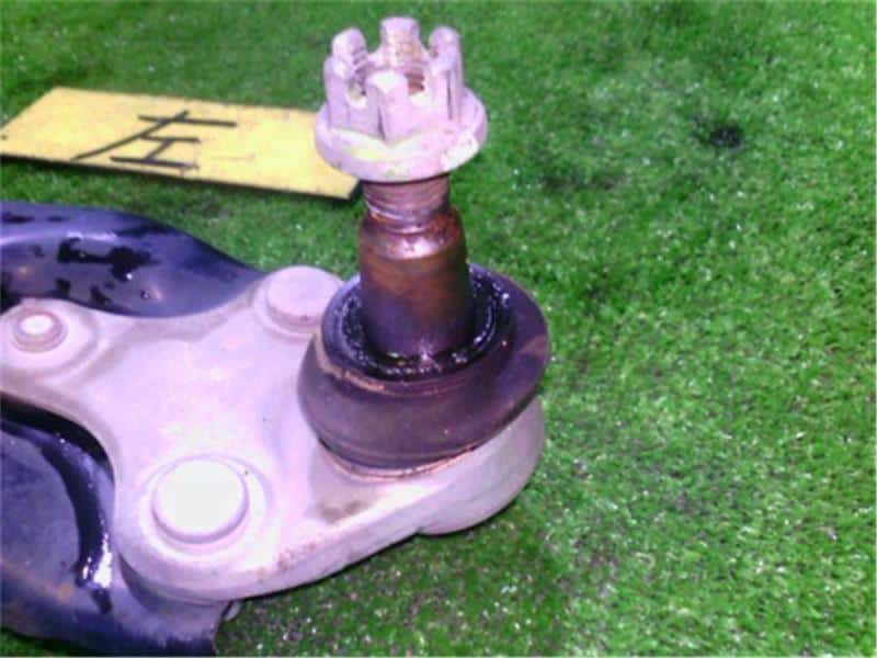 [Used]Front Left Lower Control Arm TOYOTA Prius Alpha 2014 DAAZVW41W