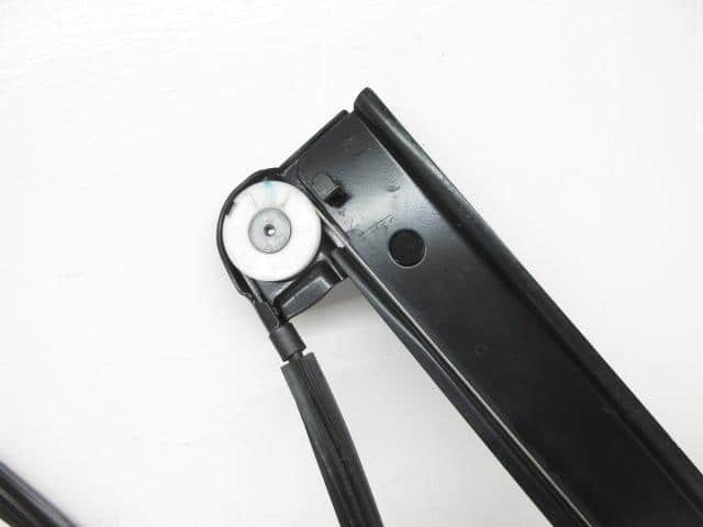 Used]Front Left Door Regulator PEUGEOT rcz 2011 ABA-T7R5F03
