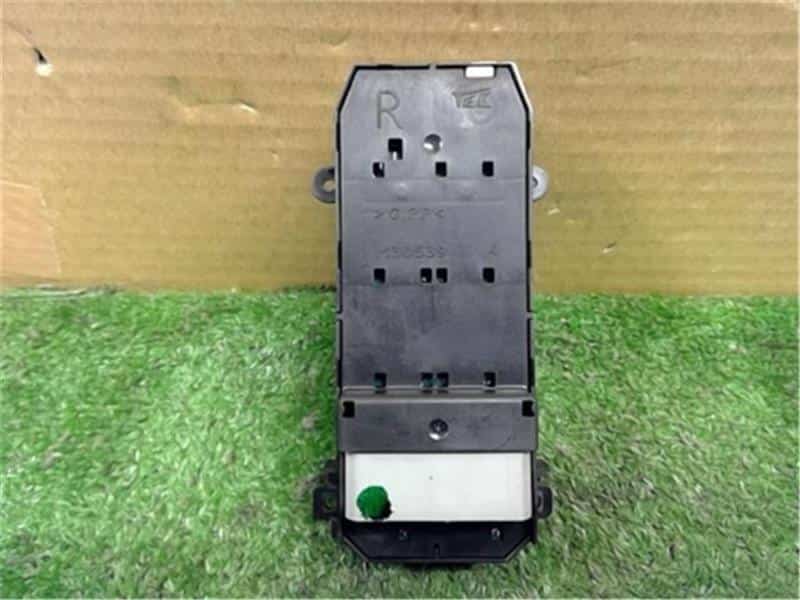 [Used]Power Window Switch HONDA Fit 2011 DBAGE8 BE FORWARD Auto Parts