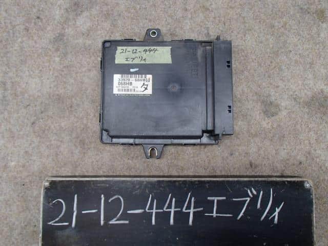 DA64V エンジンコンピュータ　ECU 33920-68HB0 Used]Engine Control Unit / ECU EVERY DA64V 33920-68HB0 - BE