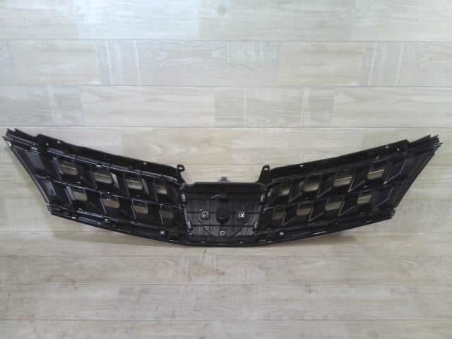 [Used]Radiator Grille NISSAN Tiida 2009 DBA-C11 - BE FORWARD Auto Parts