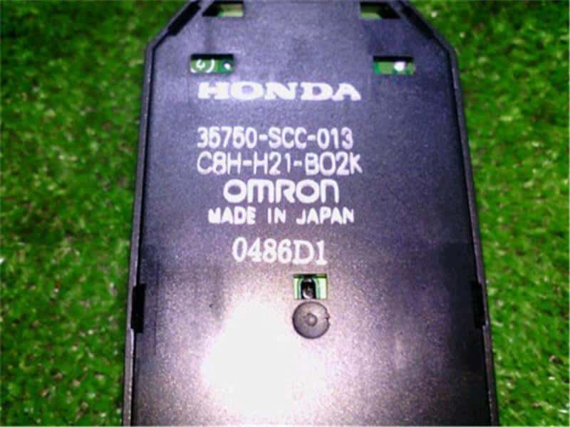 [Used]Honda Genuine Mobilio Spike GK2 power window switch 35750SCC