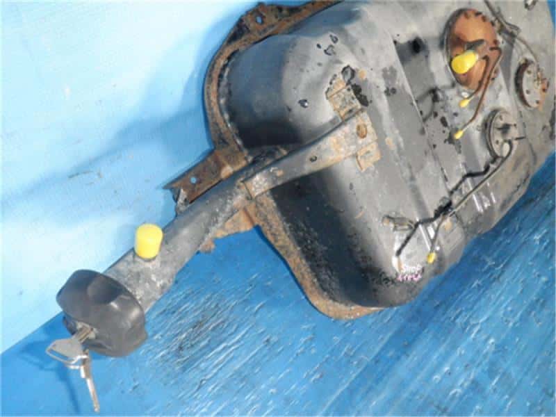 [Used]Fuel Tank DAIHATSU Hijet 1994 VS110P 7700187579000 BE FORWARD Auto Parts
