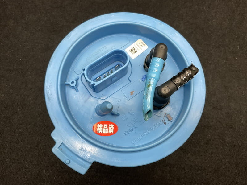 AU024 8J アウディ TTクーペ 2.0TFSI Sライン 左フロント フェンダー ◆LX7W アイスシルバーM ▲程度いまいち ○★即決★ AU024 8J アウディ TTクーペ 2.0TFSI Sライン 本革 ステアリング