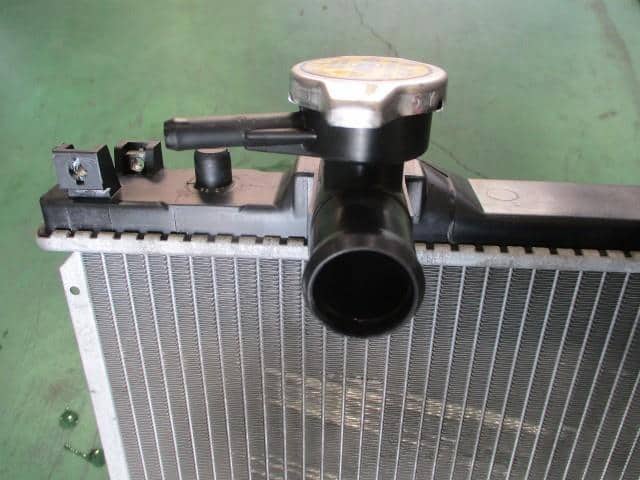 [Used]Radiator SUZUKI Wagon R 2001 LA-MC22S 1770083G10 - BE FORWARD ...
